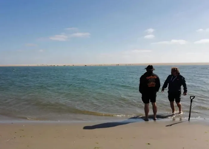 4 Person In Fano-by Traum *